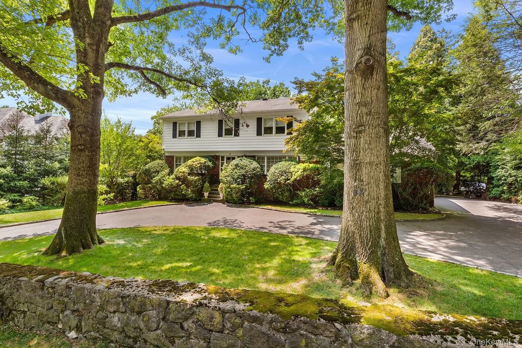 19 Carlton Road, Bronxville