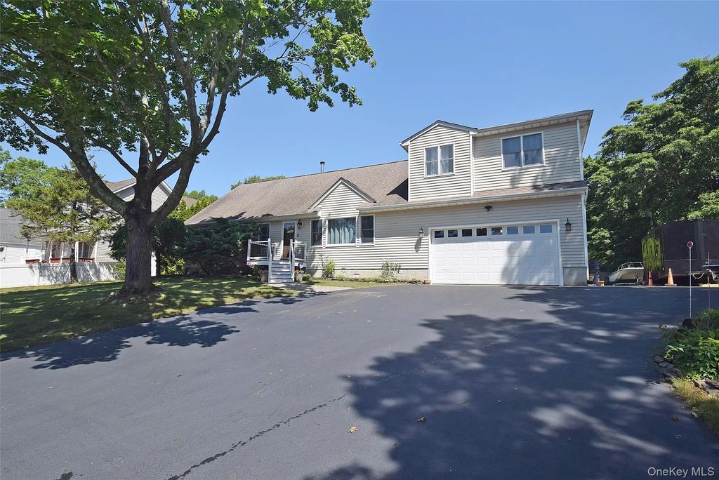 587 Johnson Avenue, Ronkonkoma