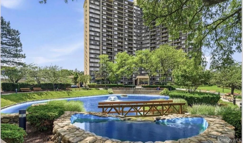 1 Bay Club Drive # 21k, Bayside