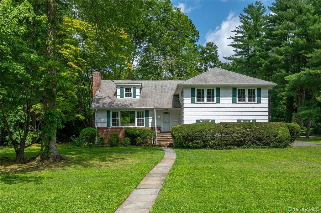 27 Meadowlark Road, Rye Brook
