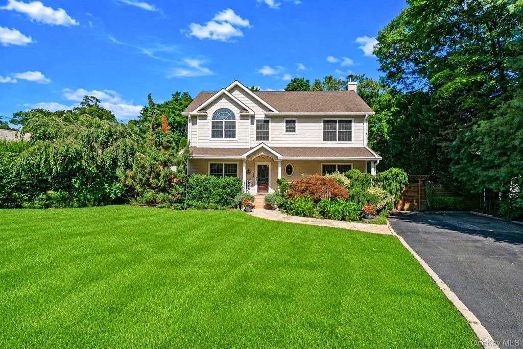 91 Traction Boulevard, Patchogue