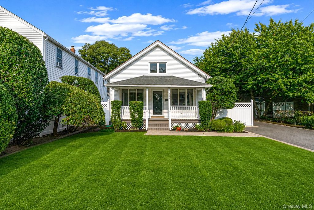 245 Greeley Avenue, Sayville