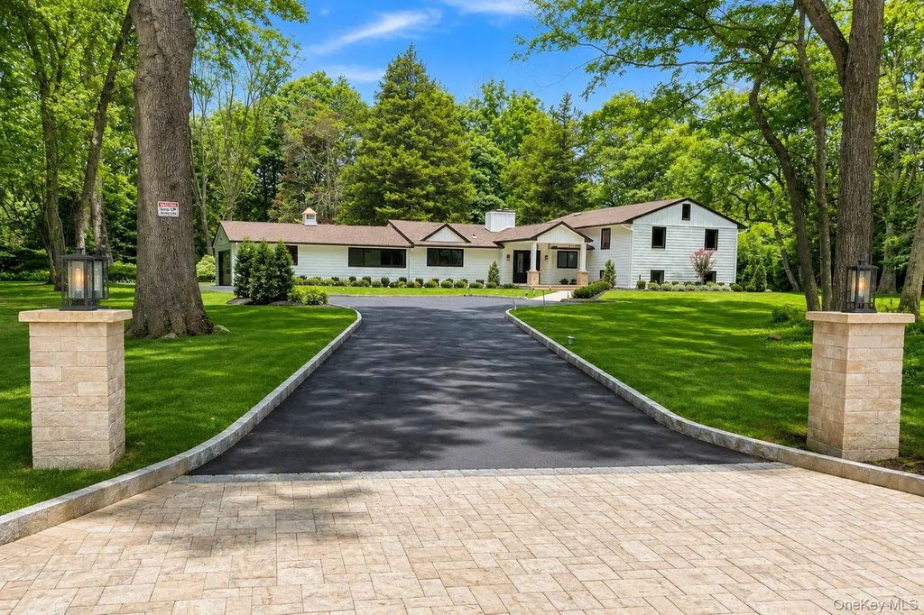 31 Saw Mill Road, Cold Spring Harbor