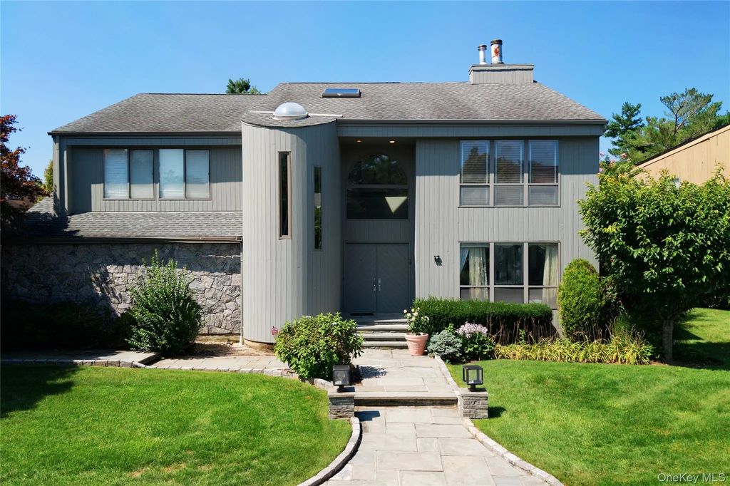 12 Princeton Drive, Syosset