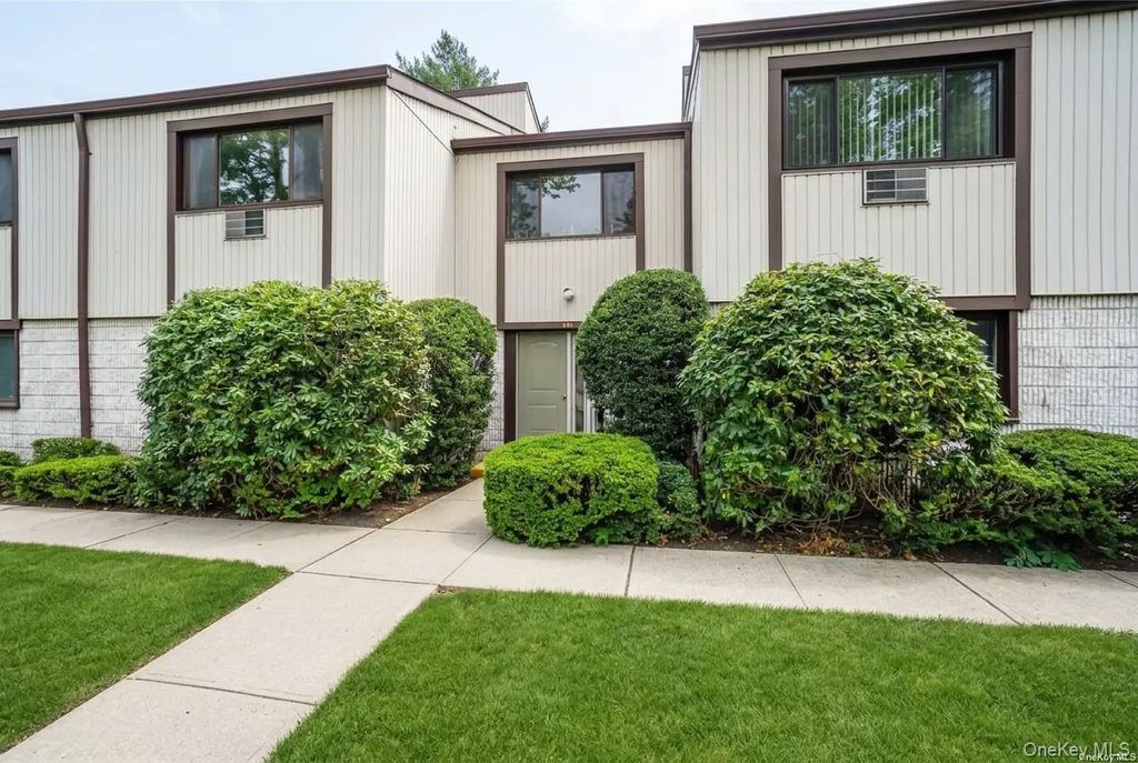 91 Richmond Boulevard # 3a, Ronkonkoma
