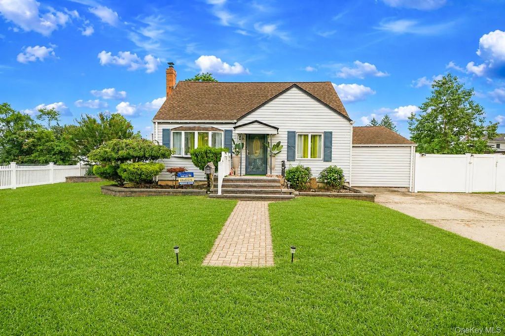 341 12th Street, West Babylon