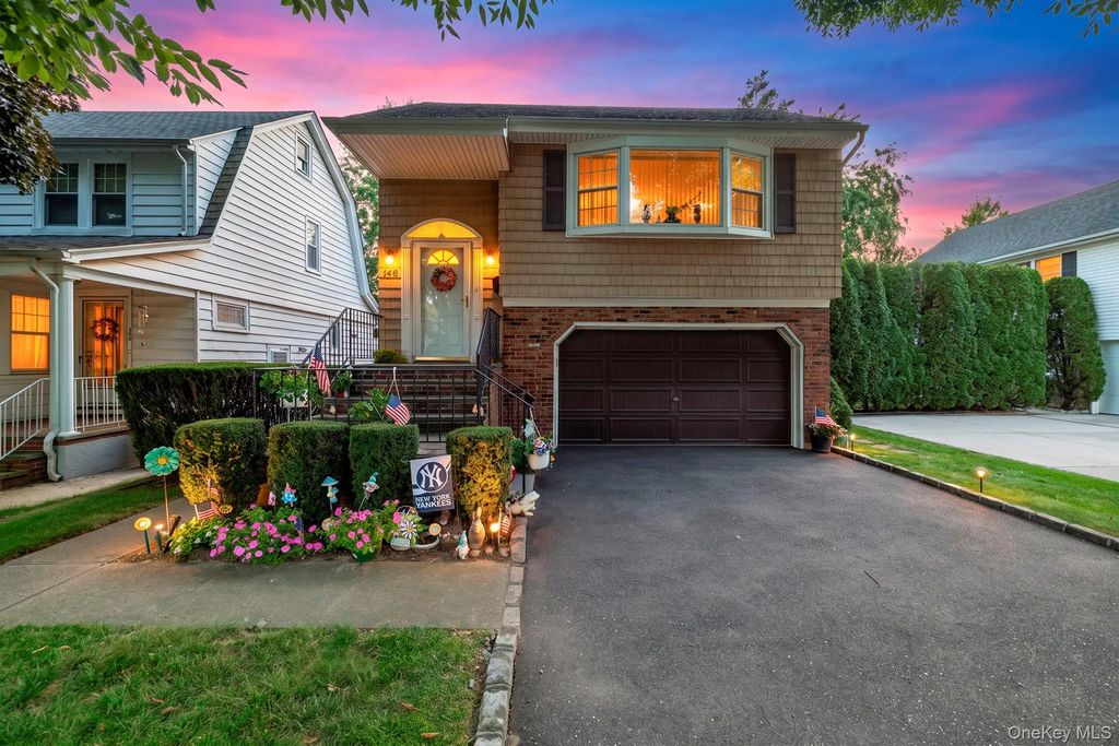 146 Lincoln Street, Garden City