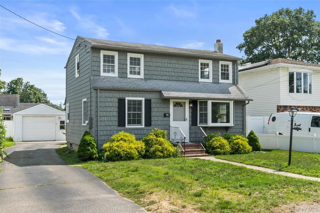 718 Elmwood Road, West Babylon
