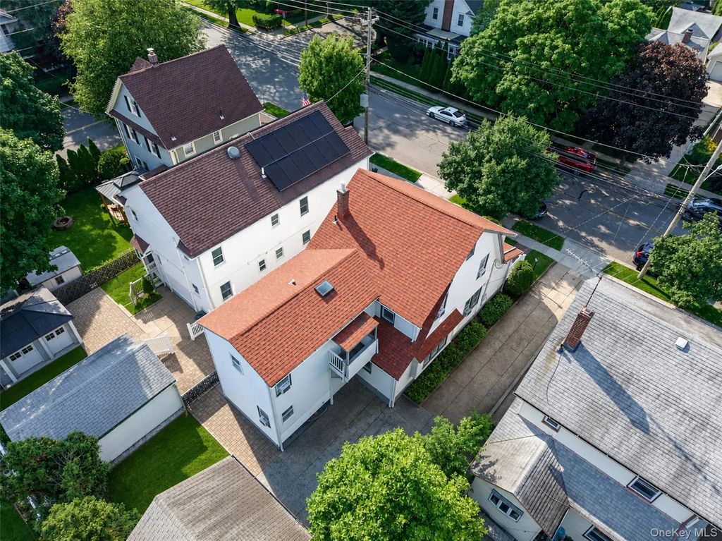 214 Lowell Avenue, Floral Park