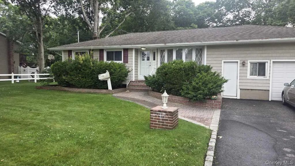 1080 Ocean Avenue, Bay Shore
