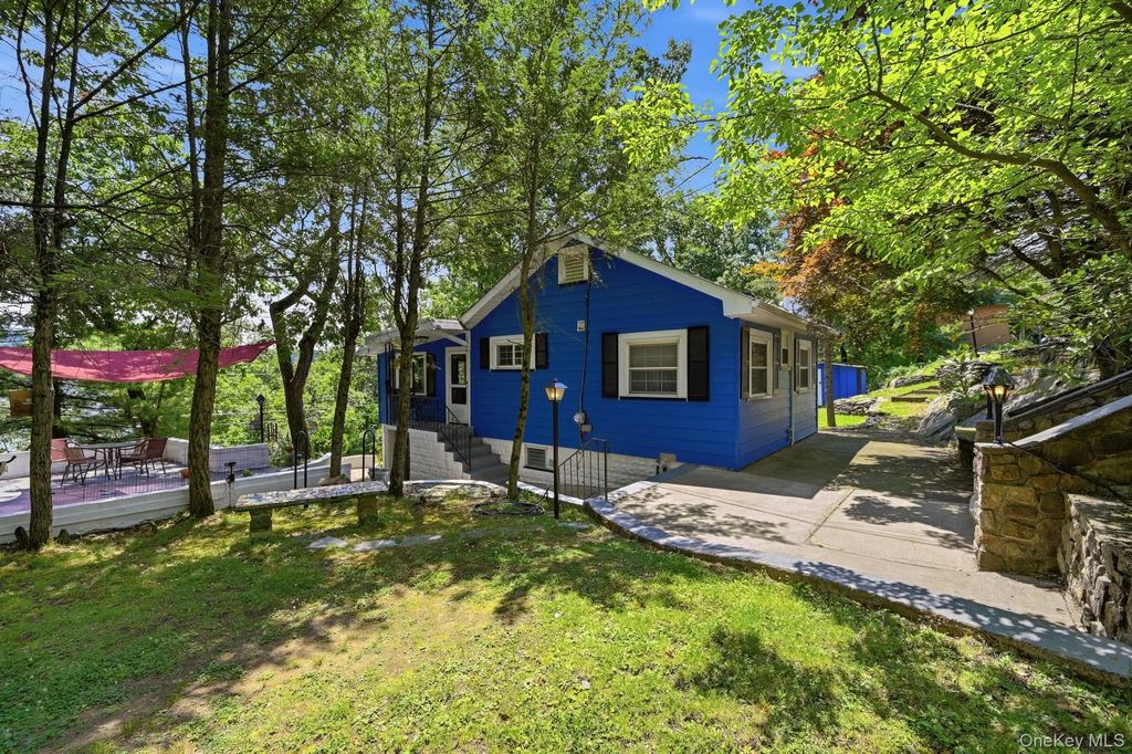 8 Stony Trail, Greenwood Lake