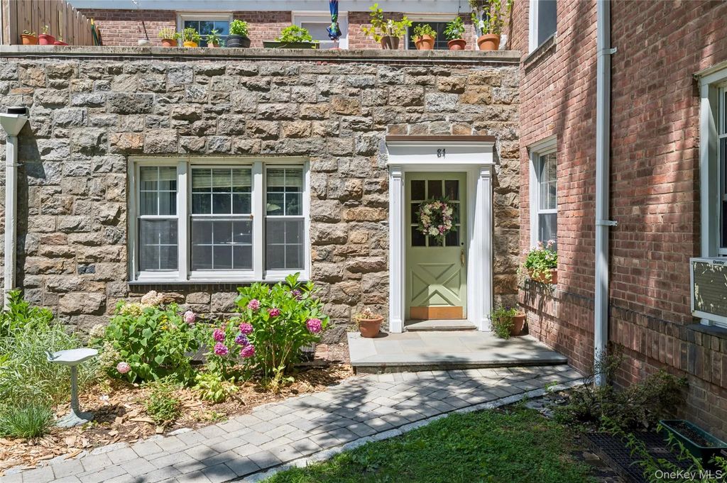84 Pinewood Road # 1f, Hartsdale