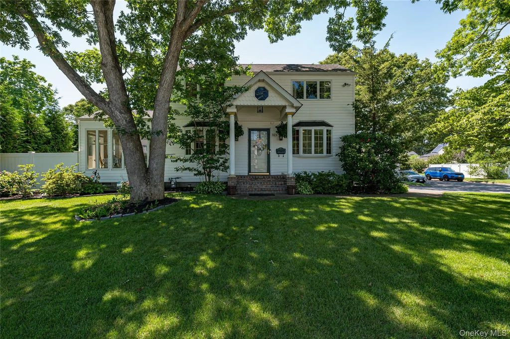 323 Eastwood Boulevard, Centereach