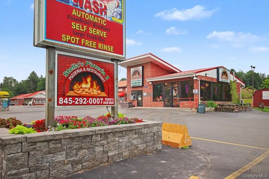 1869 St Rt 52, Liberty