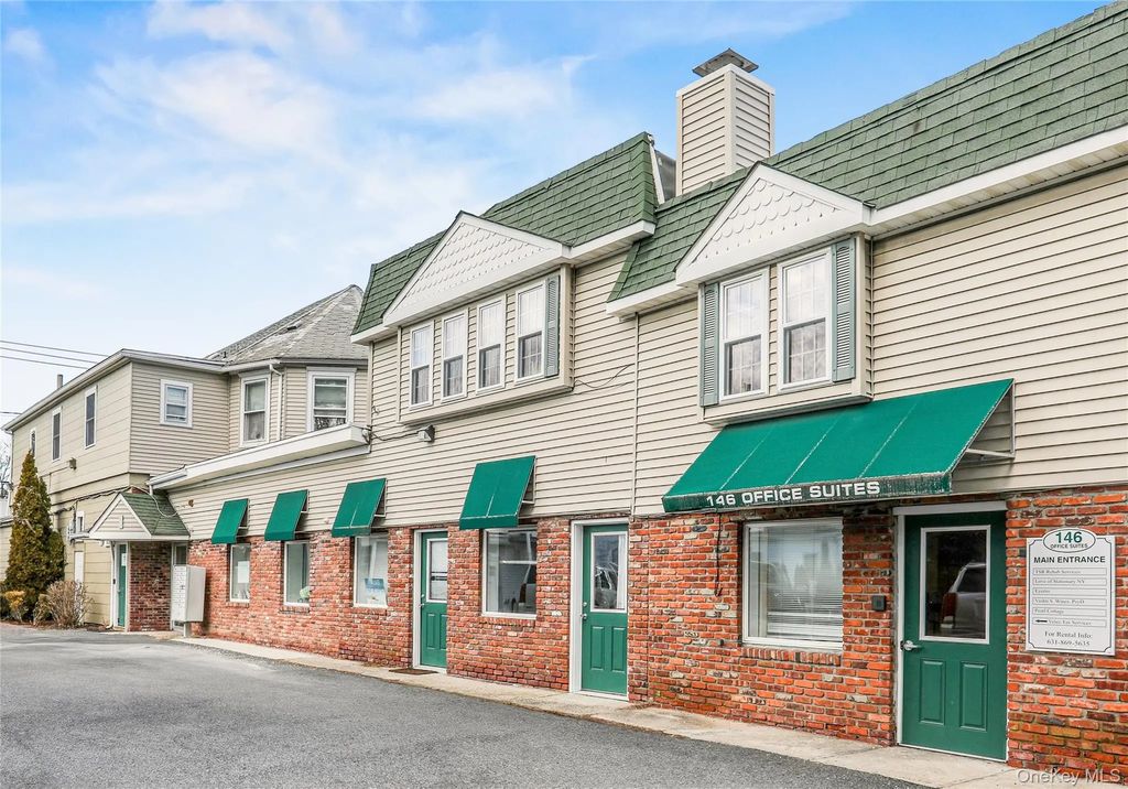 146 S Country Road # 9, Bellport Village