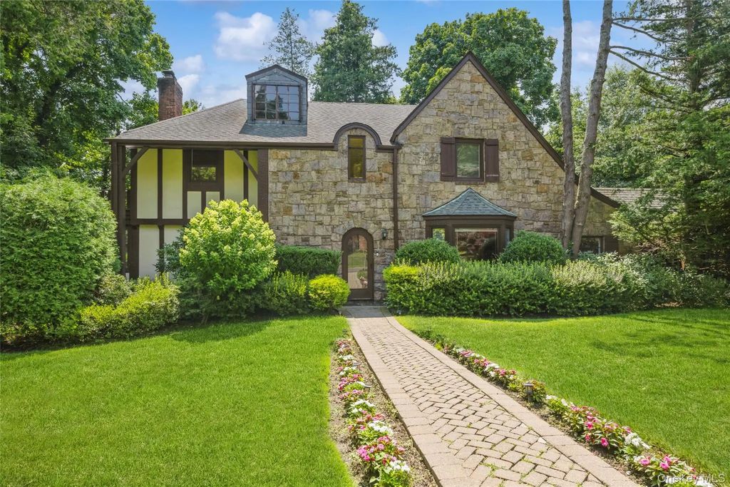 1 Winfield Terrace, Great Neck