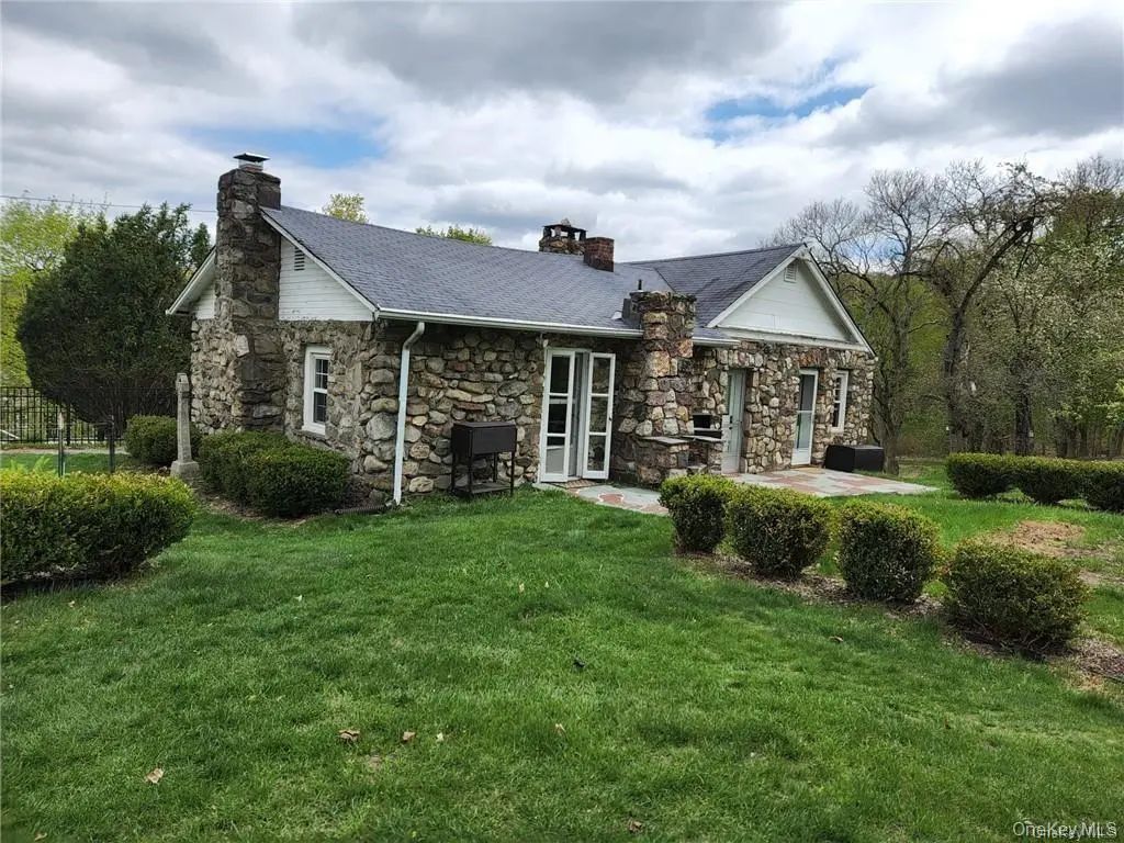 649 Lakes Road, Monroe