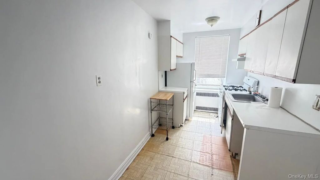 61-41 Saunders Street # B67, Rego Park