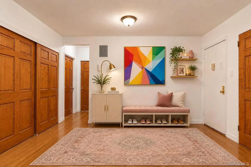 100-25 Queens Boulevard # 4jj, Forest Hills