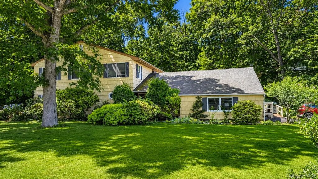 14 Tall Tree Lane, Rocky Point