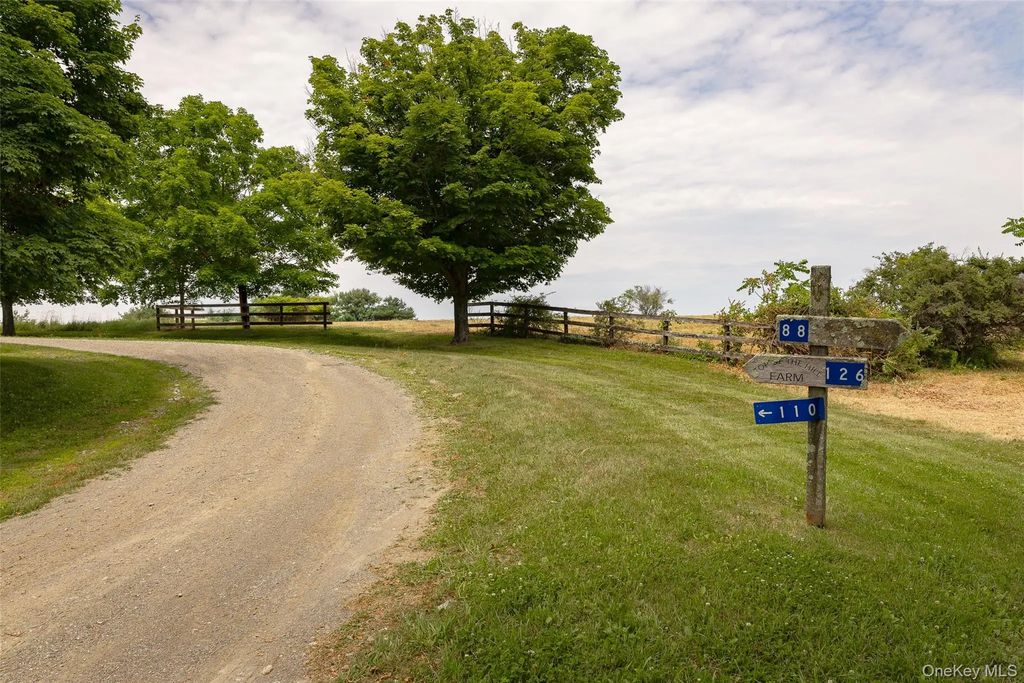 88 Top Of The Hill Lane, Stanfordville