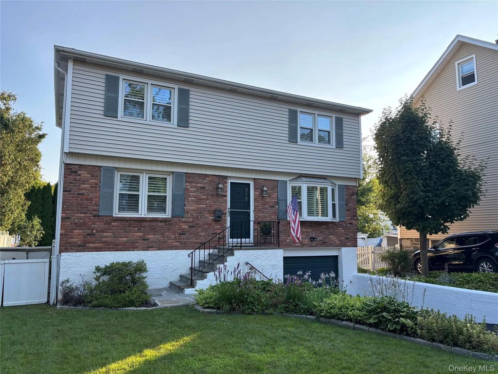 210 Glen Avenue, Port Chester