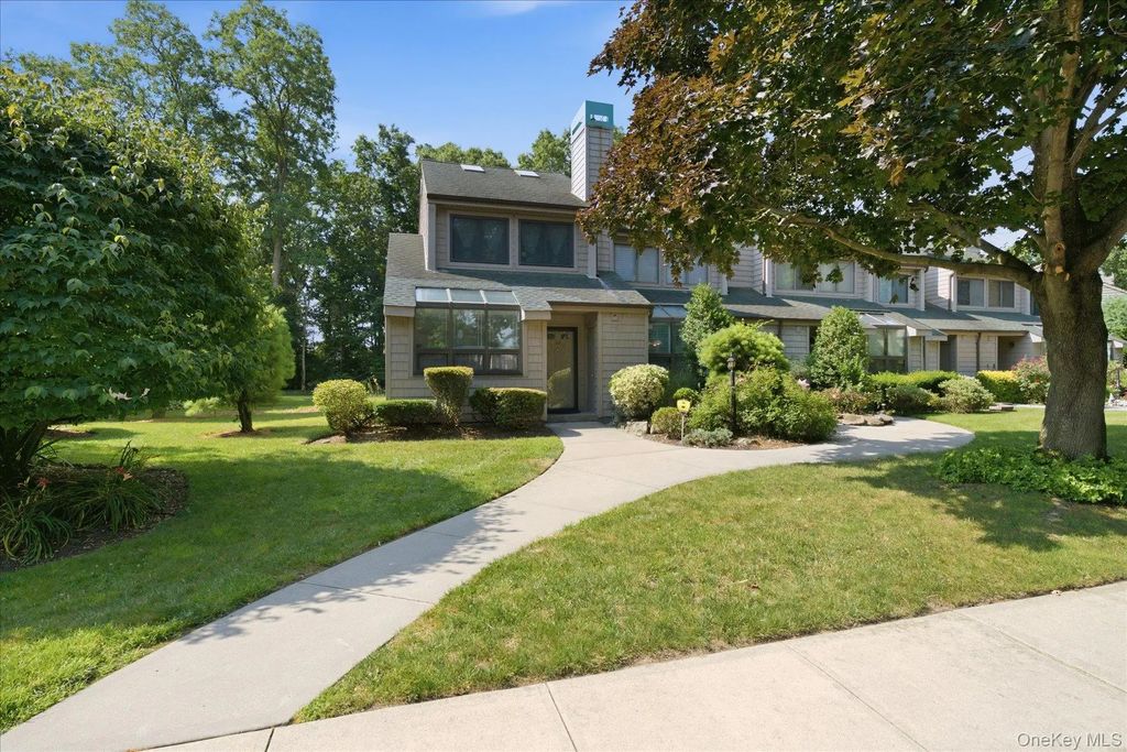 112 Beecher Avenue Extension, East Islip