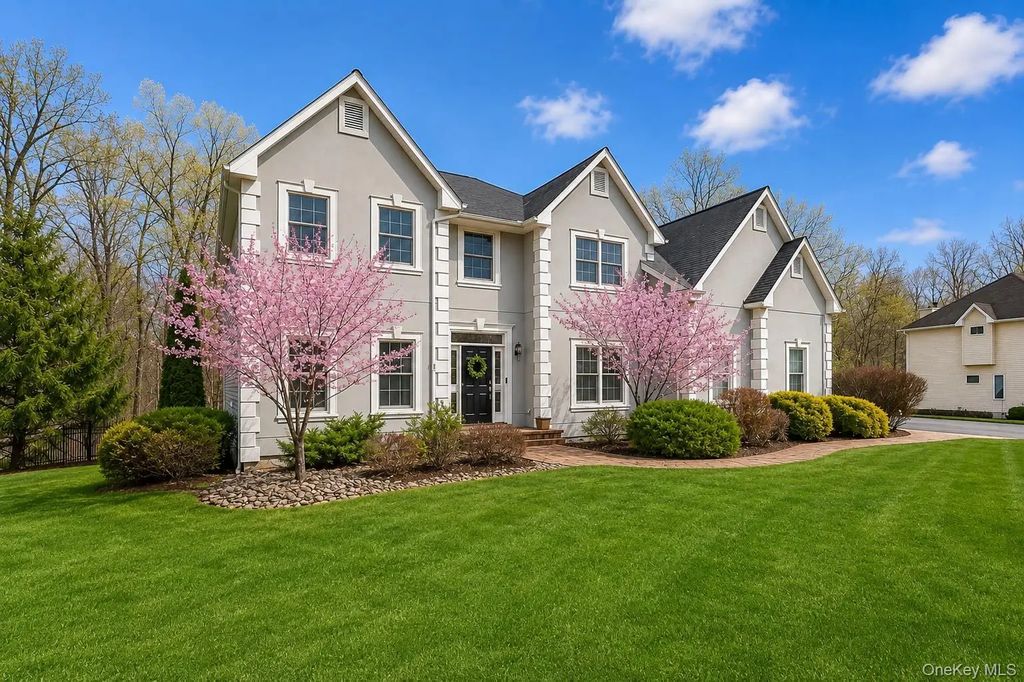 43 Greenwich Avenue, Central Valley
