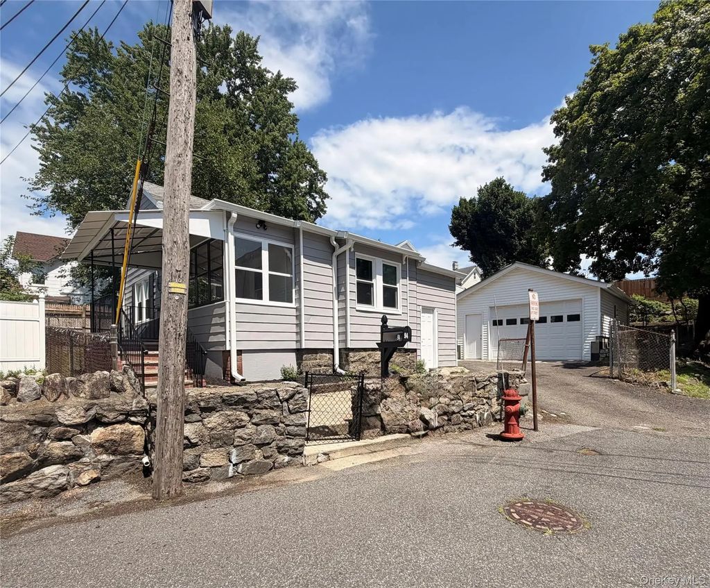 94 Center Street, Highland Falls