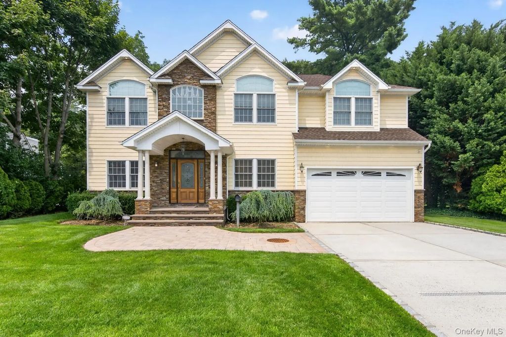 136 Circle Drive, Roslyn Heights
