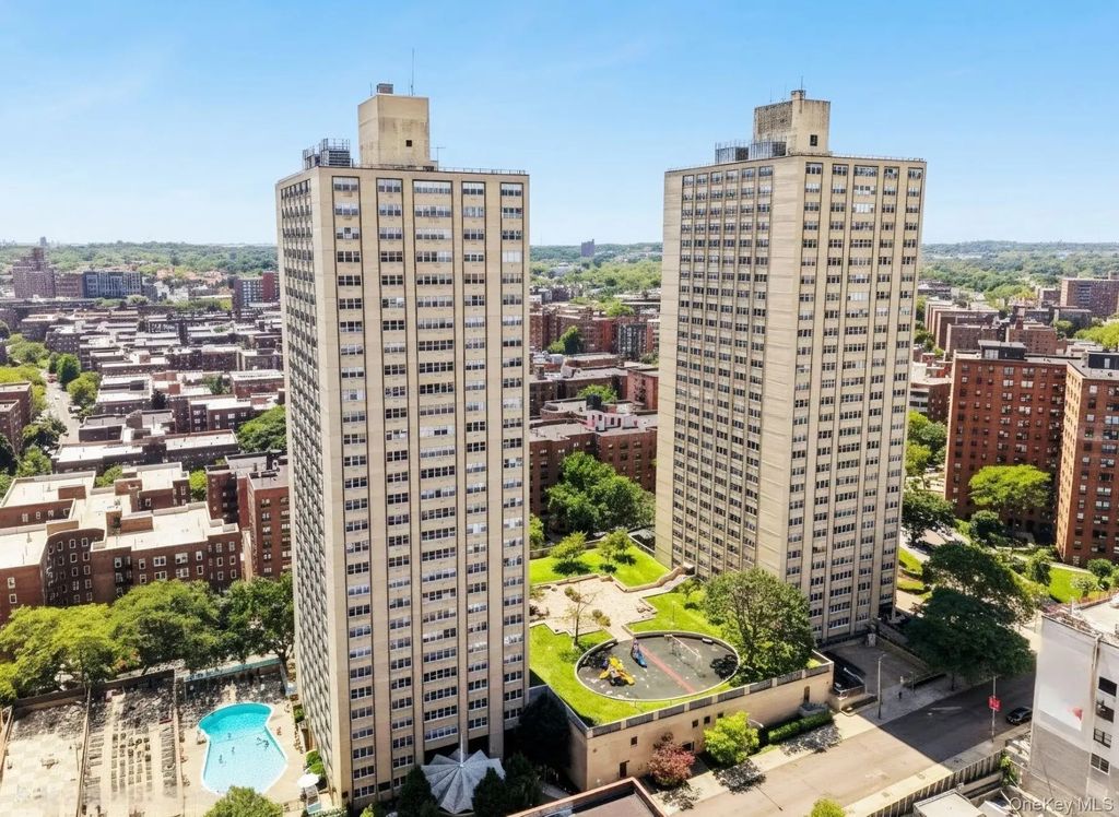 102-30 66th Road # 17h, Forest Hills