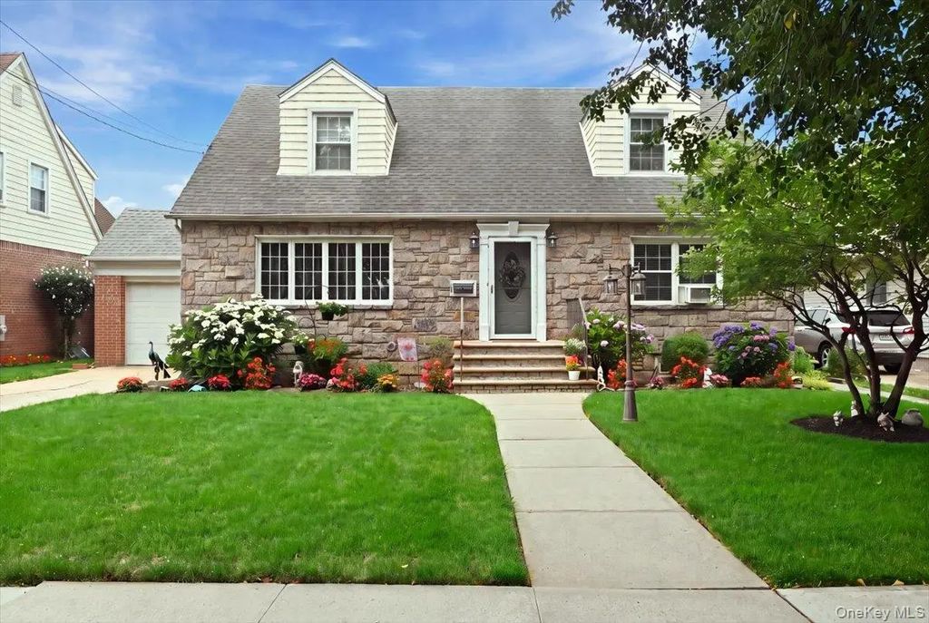 166 Beech Street, Floral Park
