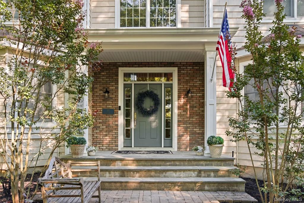 11 Grace Lane, Huntington