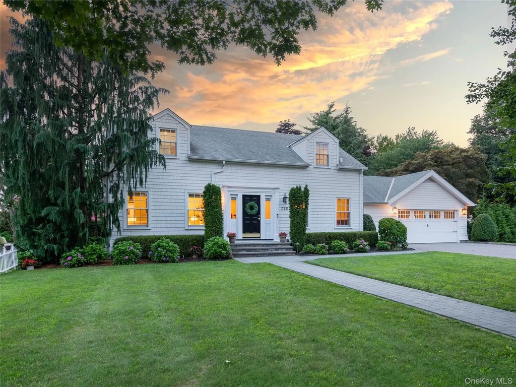 278 Stewart Avenue, Garden City