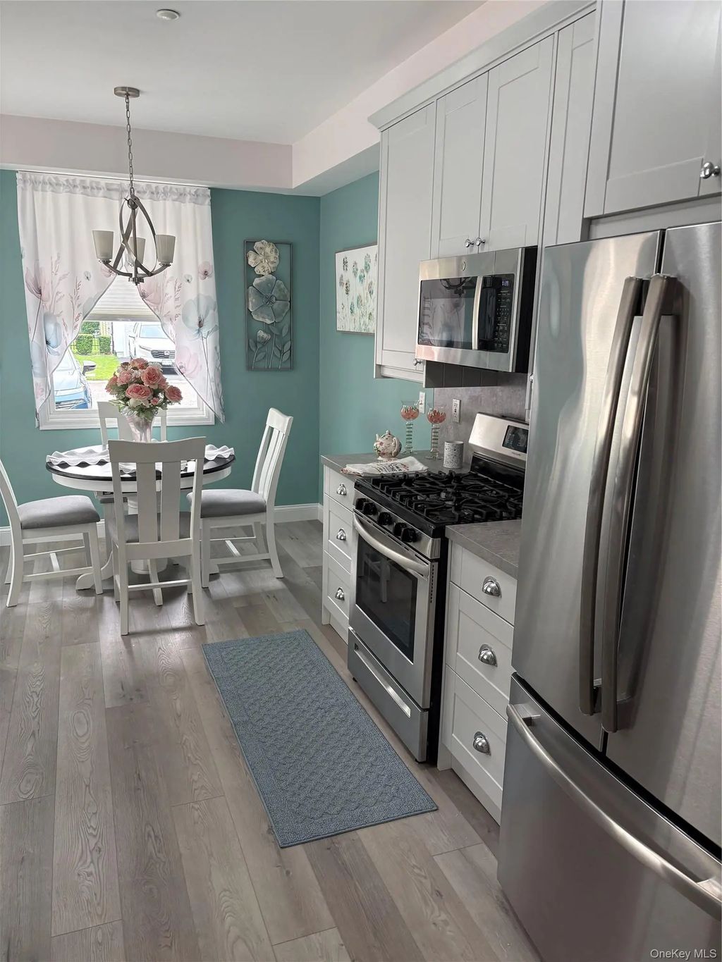 250 Sand Hills Lane, Medford