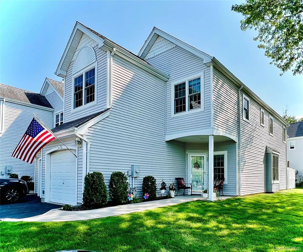 149 Windward Court S, Port Jefferson