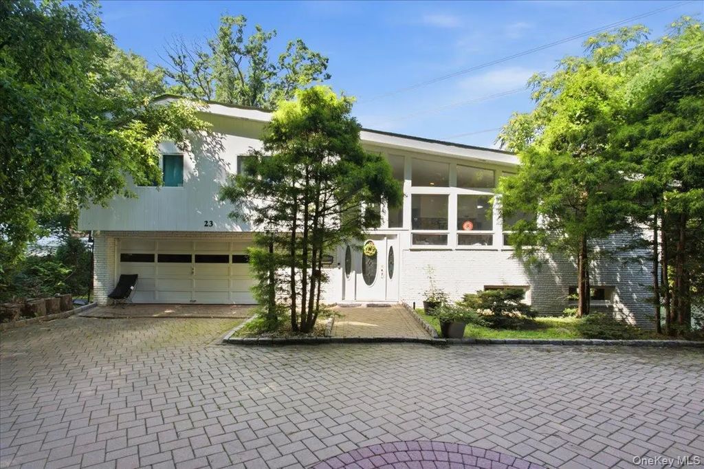 23 Greenville Road, Scarsdale