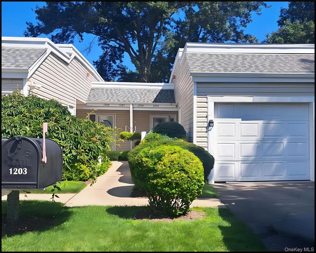 1203 Cabot Court, Saint James