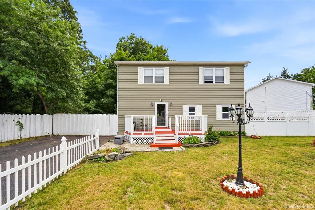 14 Nevada Road, West Babylon