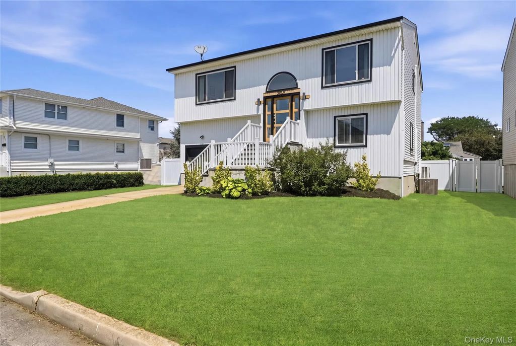 2569 Seminole Avenue, Seaford