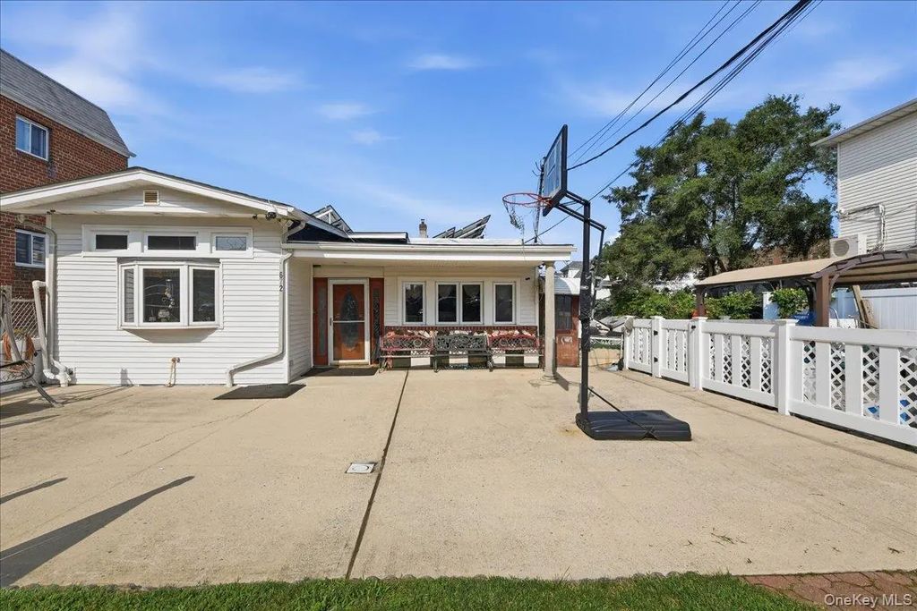 672 Drew Street, Brooklyn