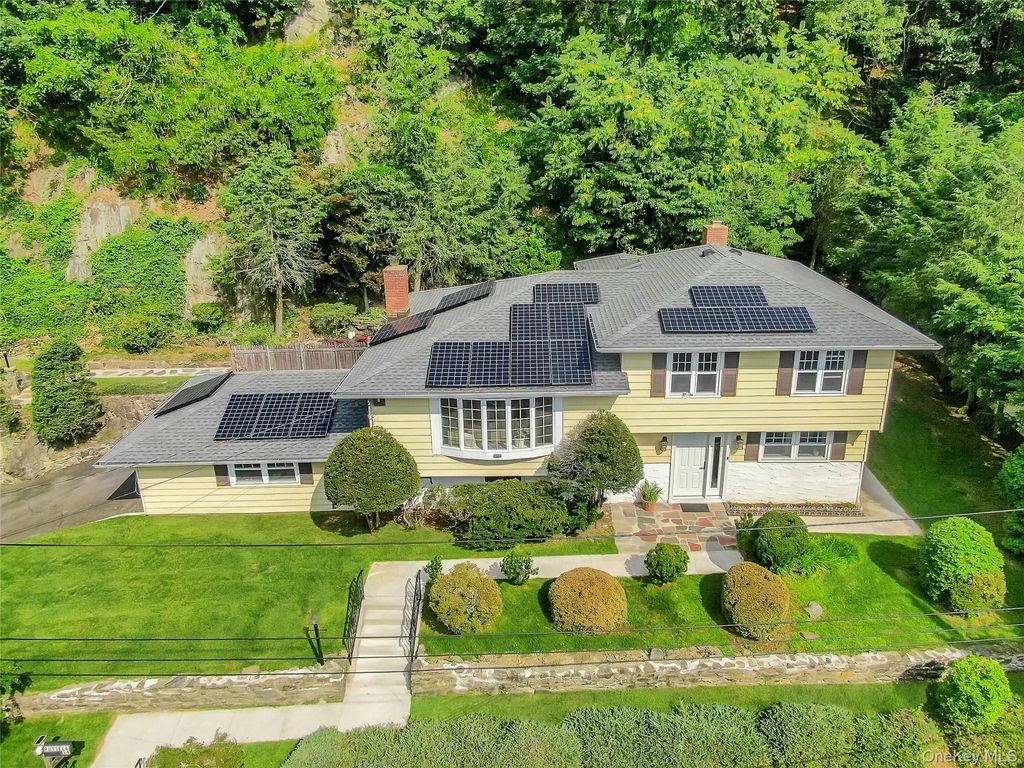 14 Russell Place, Dobbs Ferry