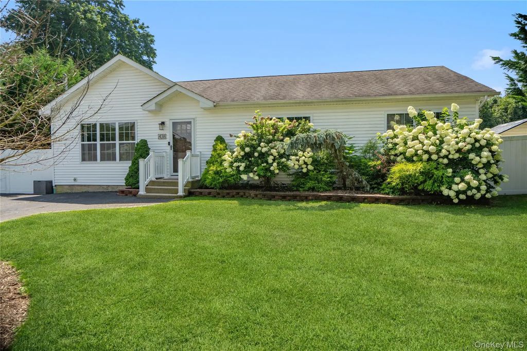 438 Richmond Boulevard, Ronkonkoma
