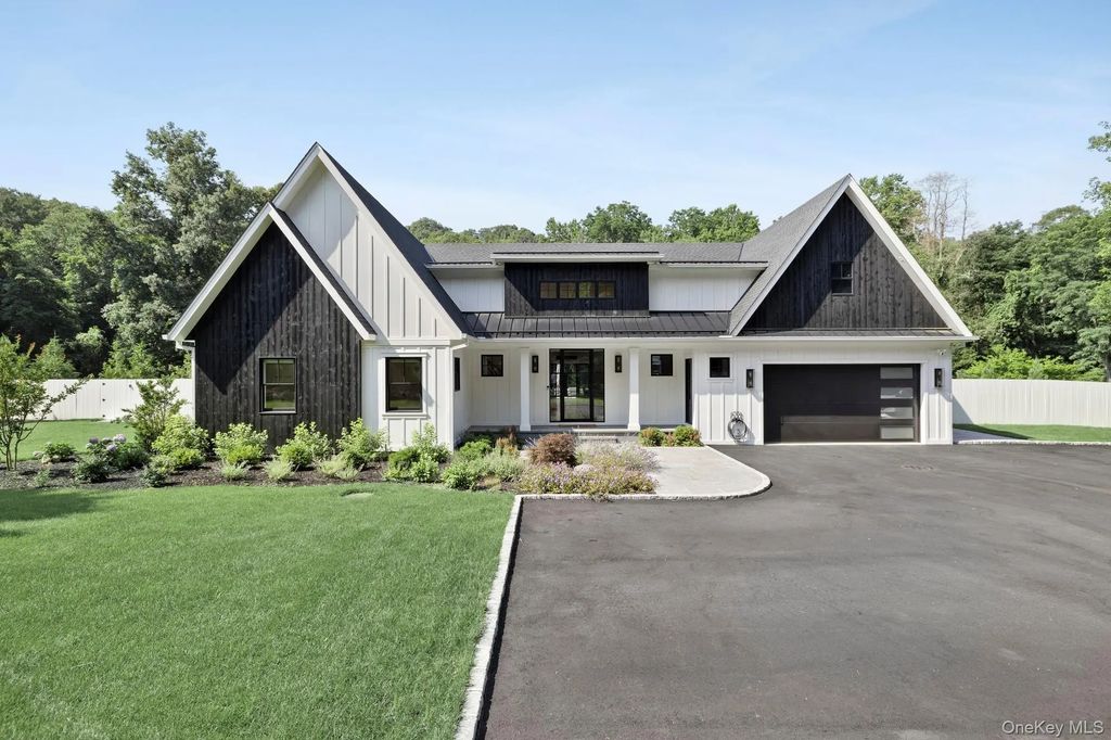 53 Stony Hollow Road, Centerport