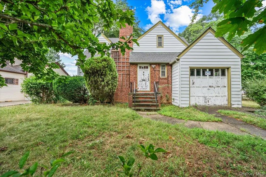 55 Andrews Avenue, Roosevelt