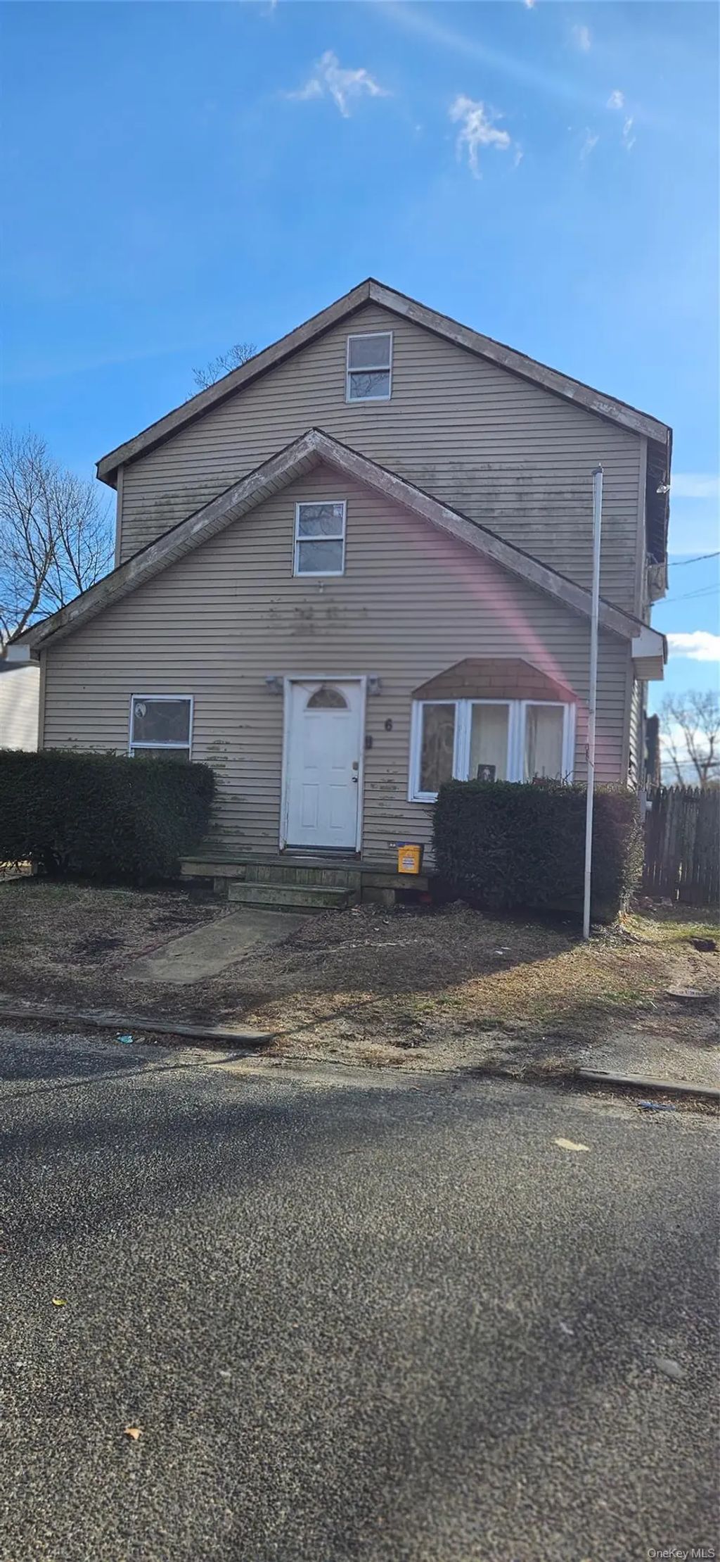 6 Hansen Street, Bay Shore