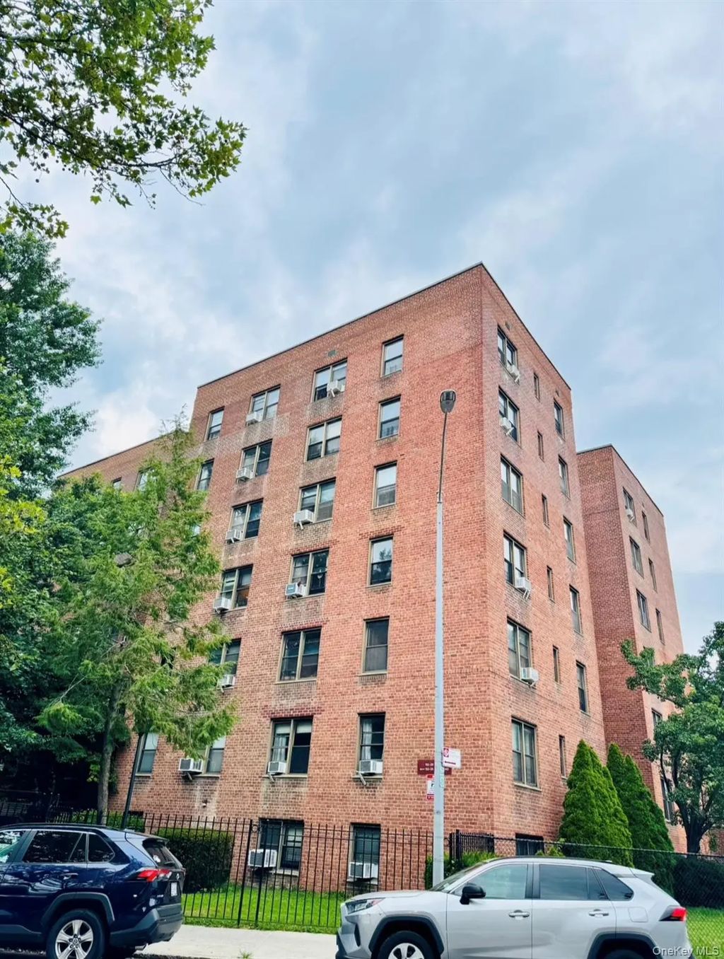 150-29 72nd # 3e, Kew Garden Hills
