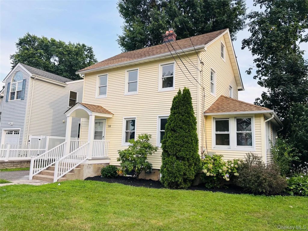 29 Roosevelt Street, Glen Cove