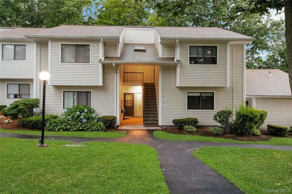 90 Molly Pitcher Lane # F, Yorktown Heights