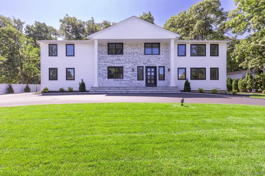 5 Hemingway Drive, Dix Hills